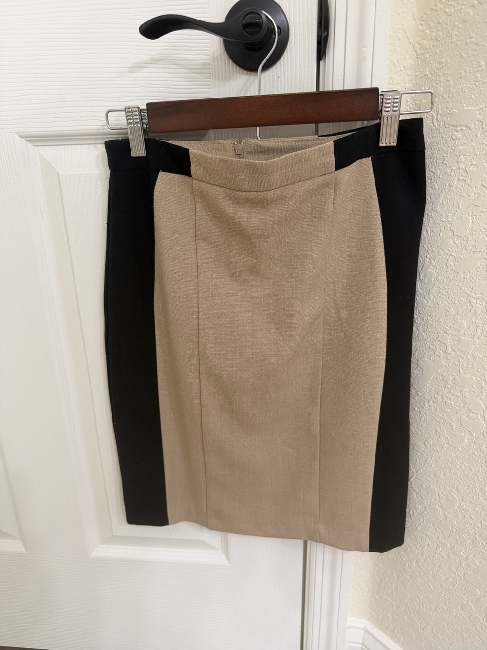 BCX Beige and Black Panel Pencil Skirt